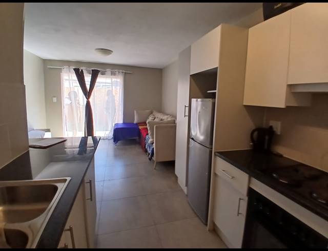2 BEDROOM TOWNHOUSE FOR SALE IN ALBEMARLE